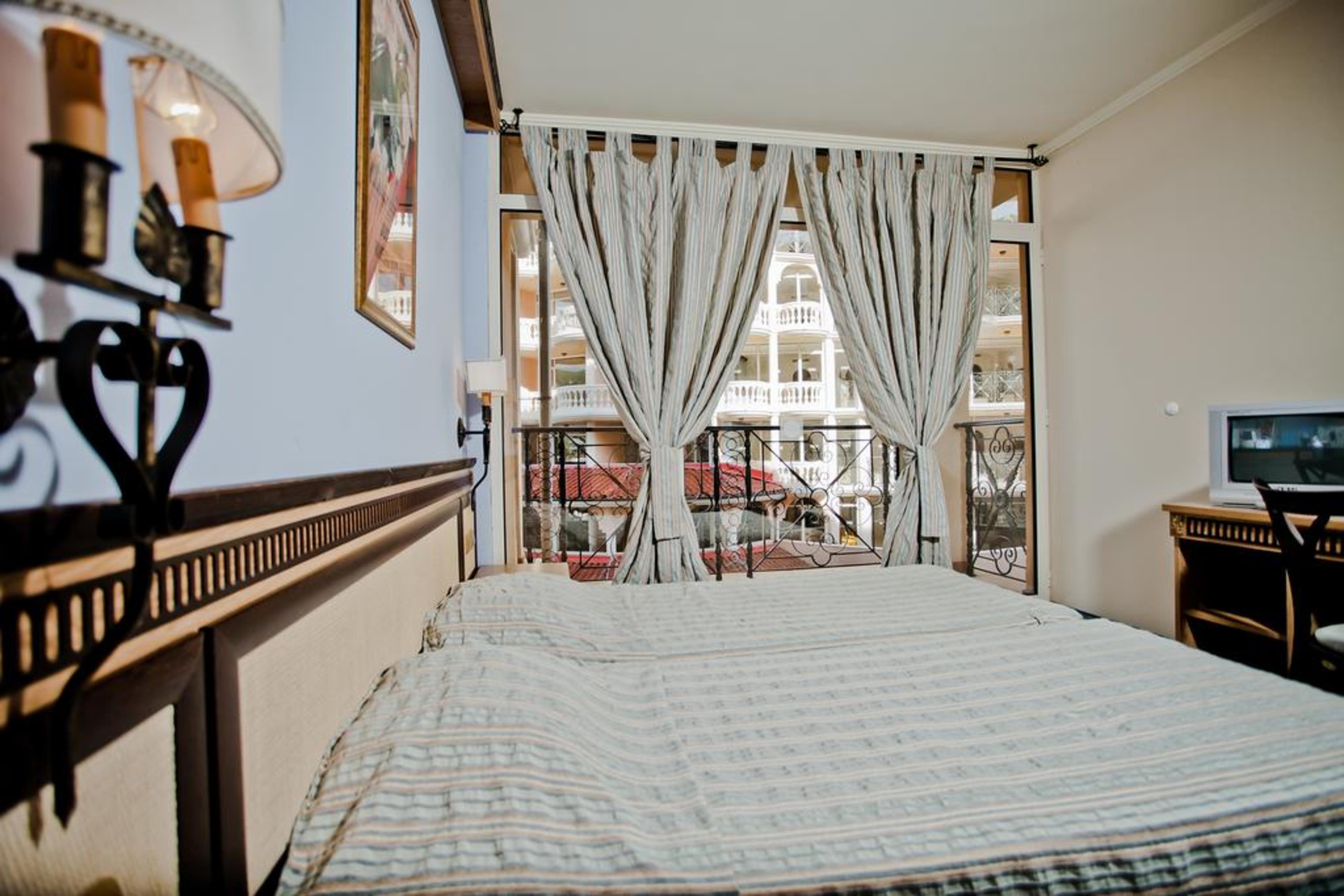Atrium Beach Hotel Елените Экстерьер фото